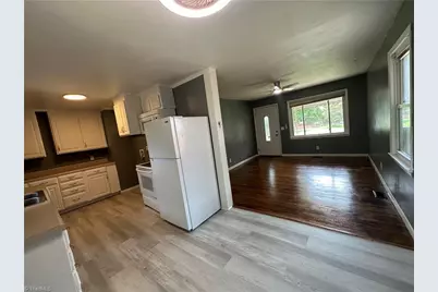 437 26th Street, Winston-Salem, NC 27105 - Photo 4