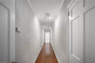 902 Sedgewick Ln, High Point, NC 27262 - Photo 32