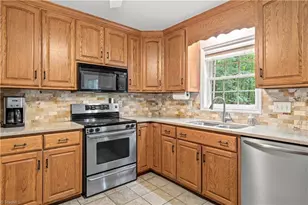 6275 Raven Forest Ct, Winston-Salem, NC 27105 - Photo 12