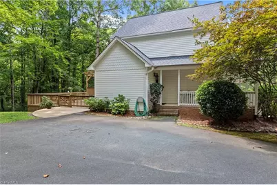 6275 Raven Forest Court, Winston-Salem, NC 27105 - Photo 38