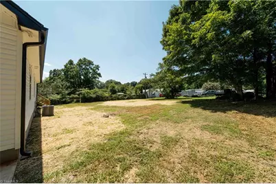2934 S Stratford Road, Winston-Salem, NC 27103 - Photo 22