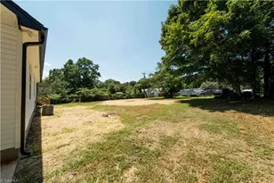 2934 S Stratford Rd, Winston-Salem, NC 27103 - Photo 22