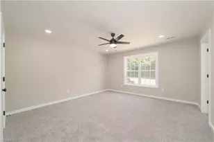 2934 S Stratford Rd, Winston-Salem, NC 27103 - Photo 14
