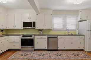 2400 Westover Dr, Winston-Salem, NC 27103 - Photo 10