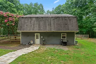 505 Tipperary Ln, Denton, NC 27239 - Photo 4