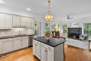 2014 Roanoke Dr, Greensboro, NC 27408 - Photo 14