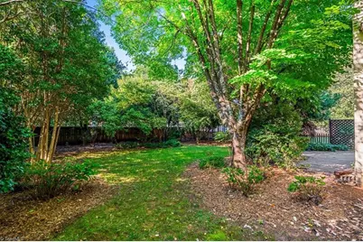 2014 Roanoke Drive, Greensboro, NC 27408 - Photo 42