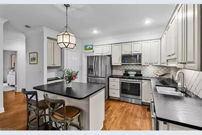 2014 Roanoke Drive, Greensboro, NC 27408 - Photo 12