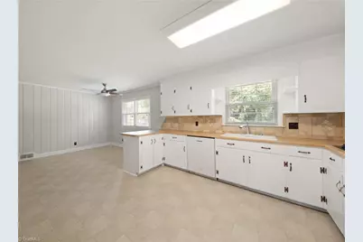 2801 Deerwood Drive, Winston-Salem, NC 27103 - Photo 10