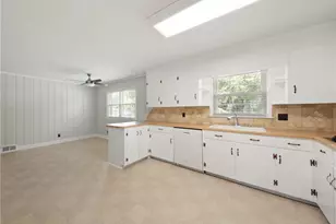 2801 Deerwood Dr, Winston-Salem, NC 27103 - Photo 10