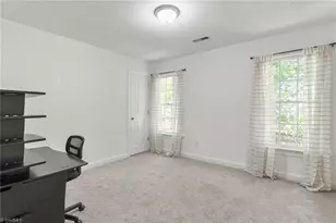 2000 Warwickshire Dr, Greensboro, NC 27455 - Photo 34