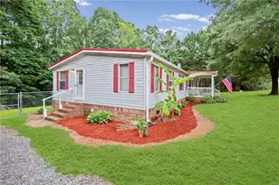 1005 Jessi Ct, Yadkinville, NC 27055 - Photo 4