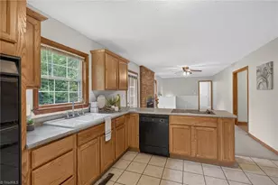 6135 Narrow Way Ln, Winston-Salem, NC 27105 - Photo 8