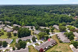 110 Mansfield Cir, Greensboro, NC 27455 - Photo 4