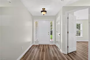 110 Mansfield Cir, Greensboro, NC 27455 - Photo 8