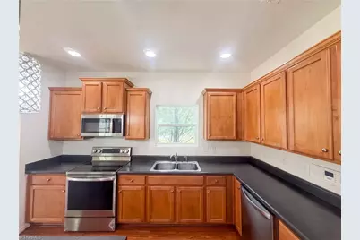 5439 Sky Hill Drive, Greensboro, NC 27301 - Photo 2