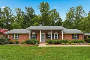 140 Clifton Dr, Reidsville, NC 27320 - Photo 1