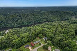 140 Clifton Dr, Reidsville, NC 27320 - Photo 48