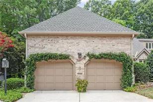 35 Sturbridge Ln, Greensboro, NC 27408 - Photo 4