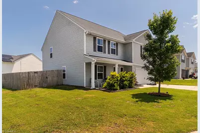 102 Seward Place, Burlington, NC 27217 - Photo 2