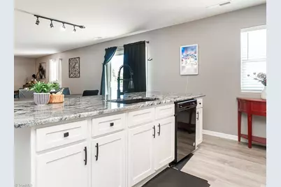 102 Seward Place, Burlington, NC 27217 - Photo 18