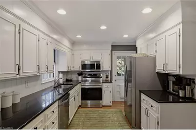 954 Vernon Avenue, Winston-Salem, NC 27106 - Photo 8