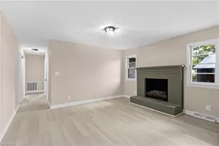 117 Hinshaw Ave, Yadkinville, NC 27055 - Photo 24