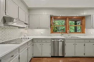 950 Croyden St, High Point, NC 27262 - Photo 12