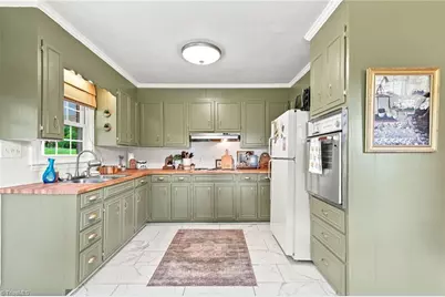 145 W Lake Road, Eden, NC 27288 - Photo 6