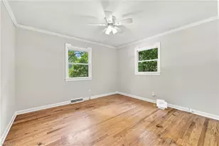 2112 Kello Dr, Greensboro, NC 27455 - Photo 16