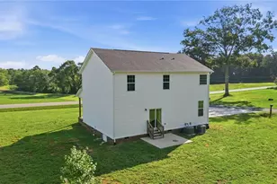 104 Hemlock Ln, State Road, NC 28676 - Photo 34