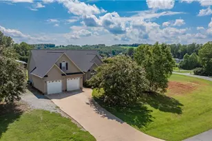 3146 Clear Ridge Dr, Trinity, NC 27370 - Photo 6