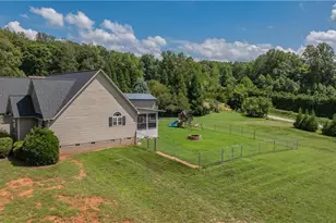 3146 Clear Ridge Dr, Trinity, NC 27370 - Photo 10