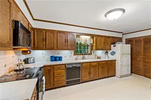 288 Hillside Ct, Winston-Salem, NC 27107 - Photo 8