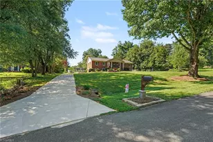 414 Longmeadow Dr, Clemmons, NC 27012 - Photo 38