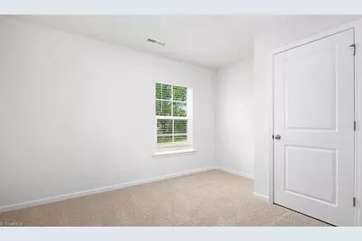 626 Beechwood Circle, Thomasville, NC 27360 - Photo 6