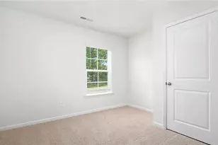 626 Beechwood Cir, Thomasville, NC 27360 - Photo 6