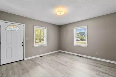 1025 Lawson Street, Eden, NC 27288 - Photo 6
