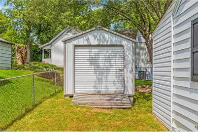 220 Broad Street, Mount Airy, NC 27030 - Photo 24