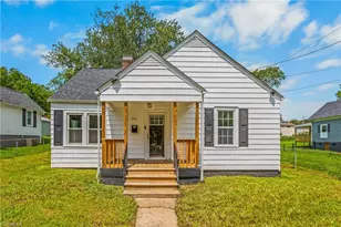 220 Broad St, Mount Airy, NC 27030 - Photo 2
