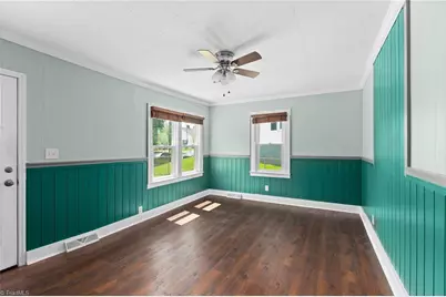 220 Broad Street, Mount Airy, NC 27030 - Photo 6