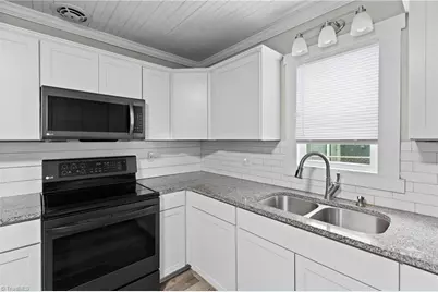 220 Broad Street, Mount Airy, NC 27030 - Photo 10