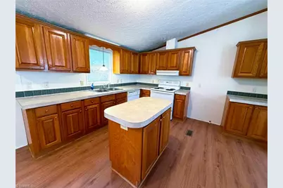 1042 Wells Creek Road, Madison, NC 27025 - Photo 10