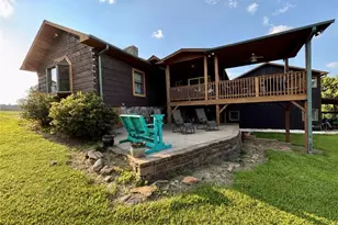300 Tom Hunter Rd, Pilot Mountain, NC 27041 - Photo 6