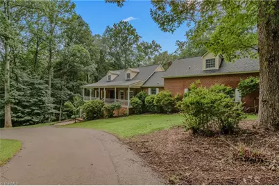158 Oakmont Place, Mount Airy, NC 27030 - Photo 14