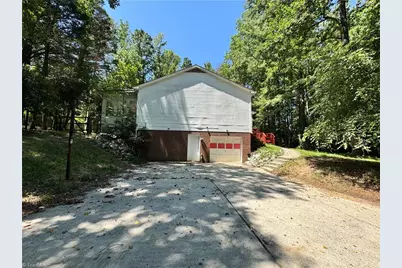 5121 W Wendover Avenue, Jamestown, NC 27282 - Photo 34