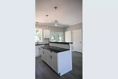 129 E Oakdale Street, Mount Airy, NC 27030 - Photo 10