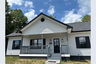 129 E Oakdale Street, Mount Airy, NC 27030 - Photo 2