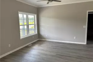 129 E Oakdale St, Mount Airy, NC 27030 - Photo 6