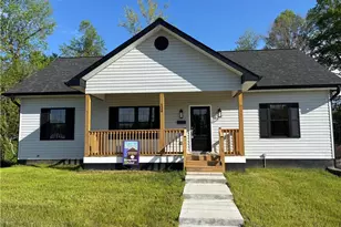 129 E Oakdale St, Mount Airy, NC 27030 - Photo 1